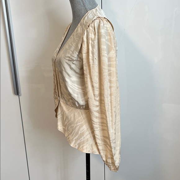 NWOT RONNY KOBO Silk Cream Zebra Print Women's Wrap Blouse, Size M - Picture 7 of 13